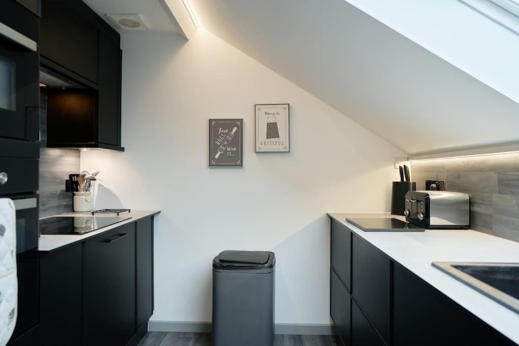 York City Central Apartment And Coffee Shop ภายนอก รูปภาพ