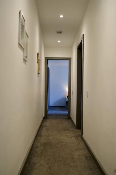 York City Central Apartment And Coffee Shop ภายนอก รูปภาพ