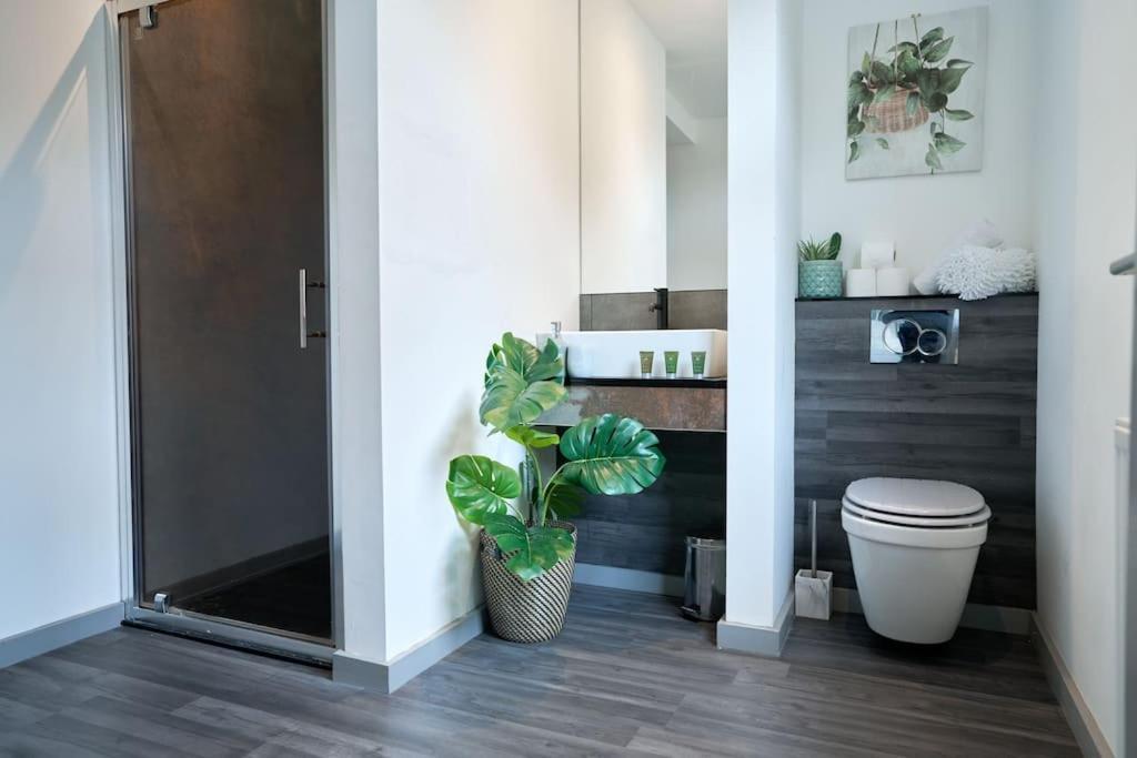 York City Central Apartment And Coffee Shop ภายนอก รูปภาพ
