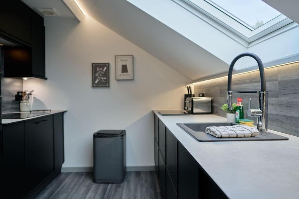 York City Central Apartment And Coffee Shop ภายนอก รูปภาพ